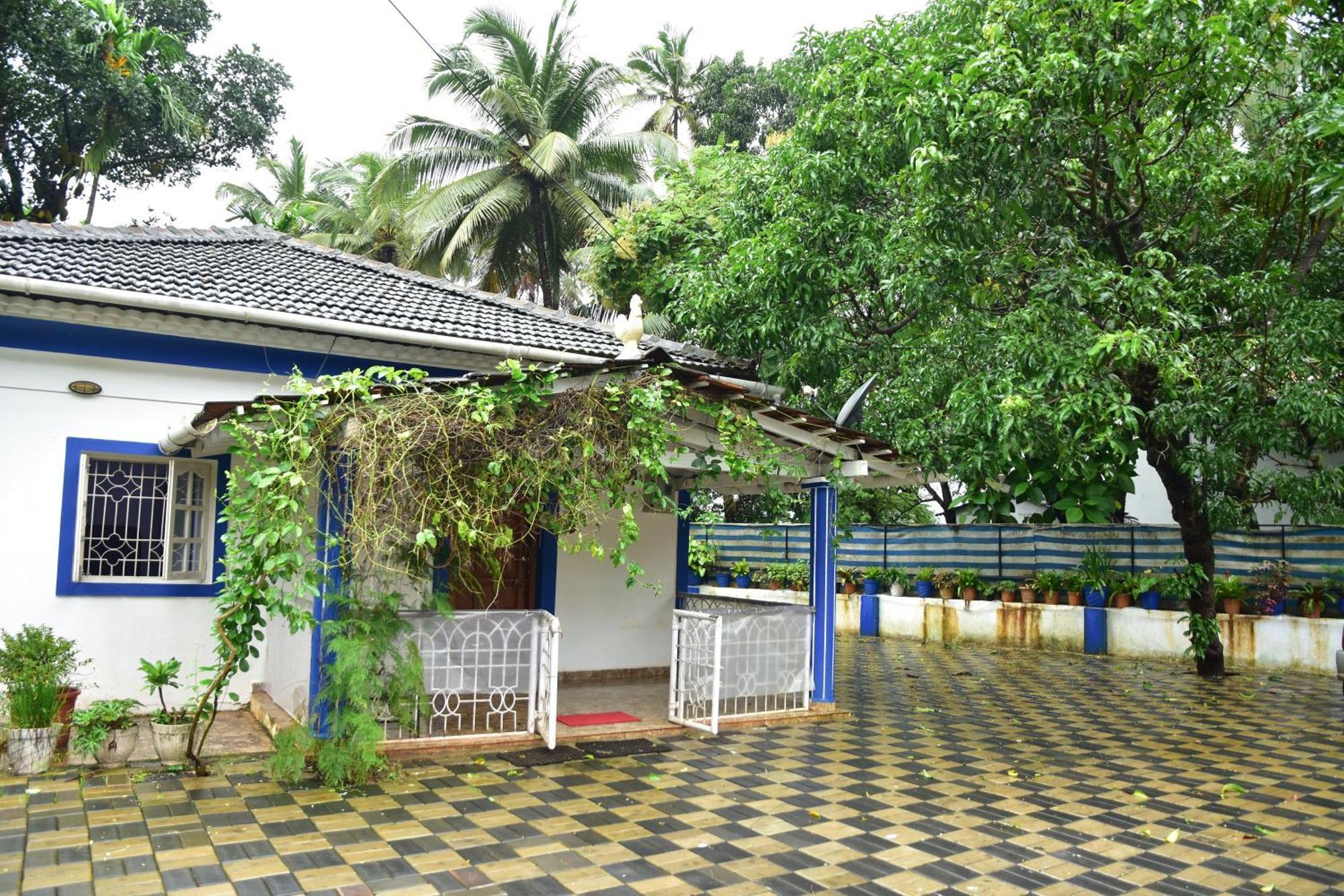 Casa Dcm And Esmeralda - Villa'S And Lake View Rooms In Bambolim With Swimming Pool Acces Екстериор снимка