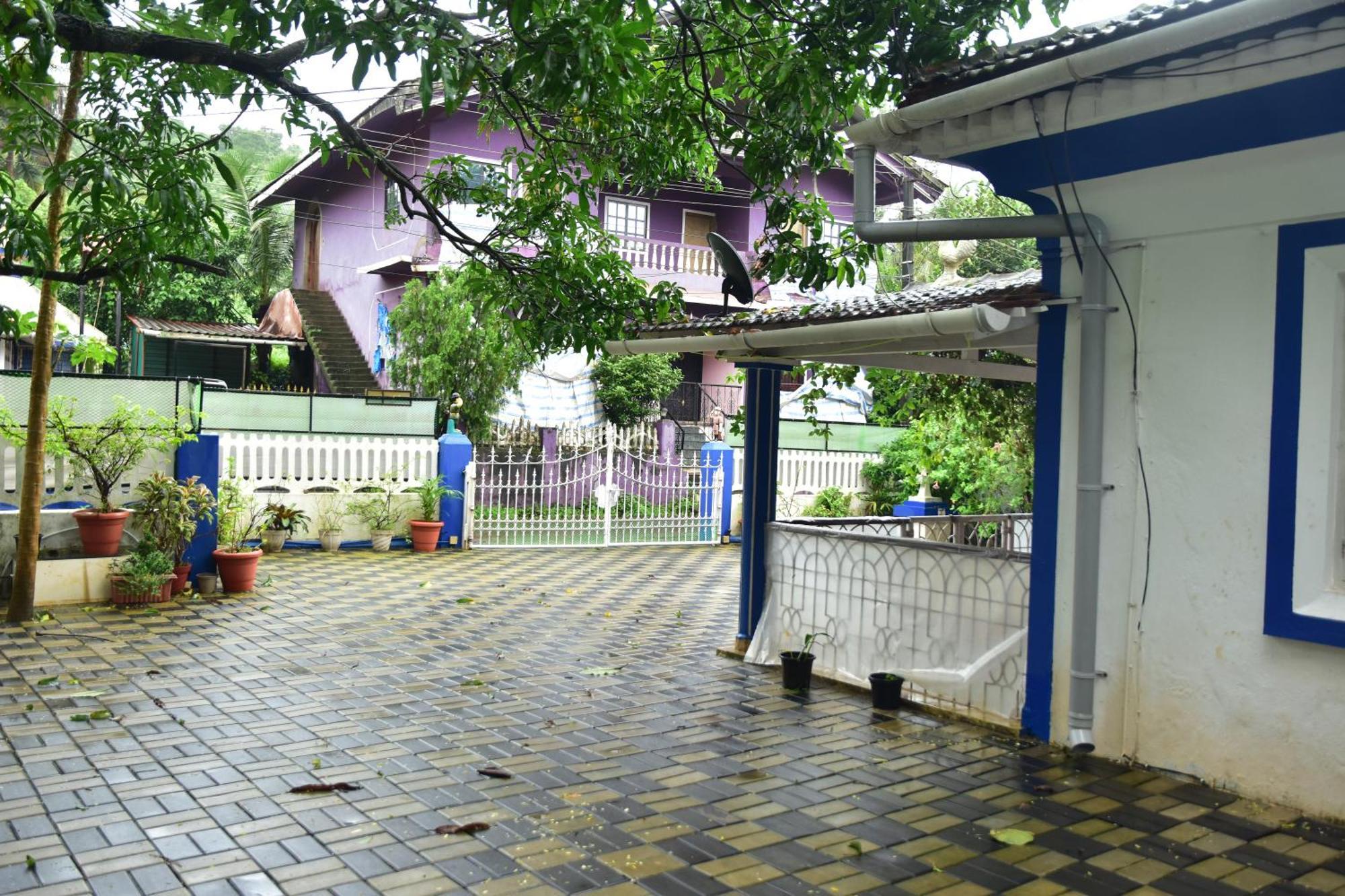 Casa Dcm And Esmeralda - Villa'S And Lake View Rooms In Bambolim With Swimming Pool Acces Екстериор снимка